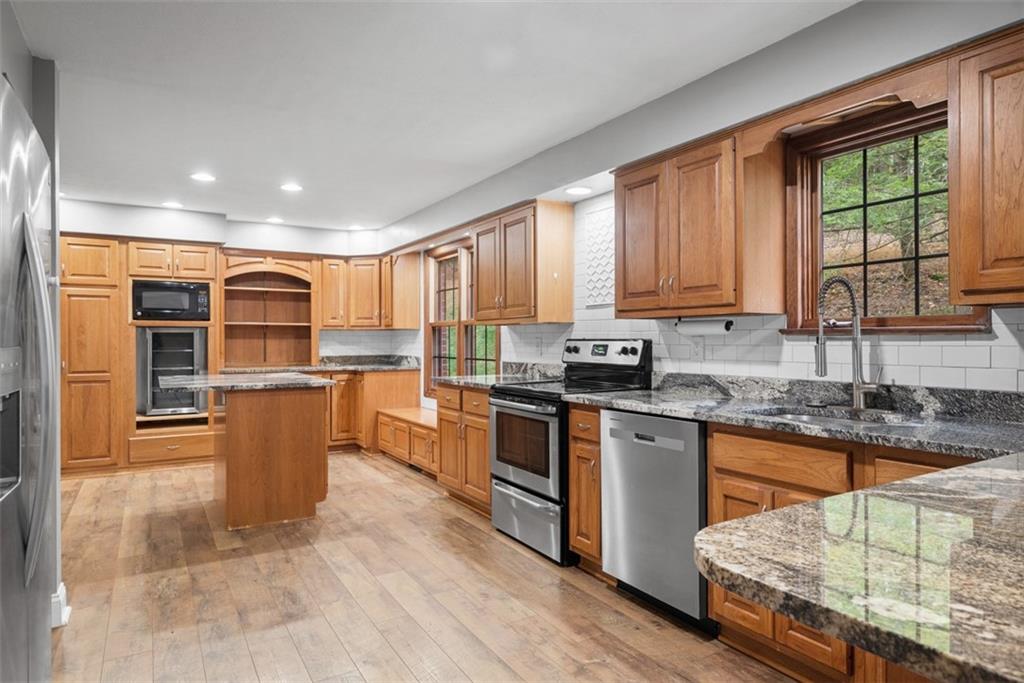 926 Roosevelt Road Pittsburgh, PA 15237 - Photo 9 of 49 Gallery Image 9