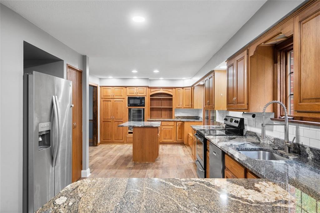 926 Roosevelt Road Pittsburgh, PA 15237 - Photo 10 of 49 Gallery Image 10
