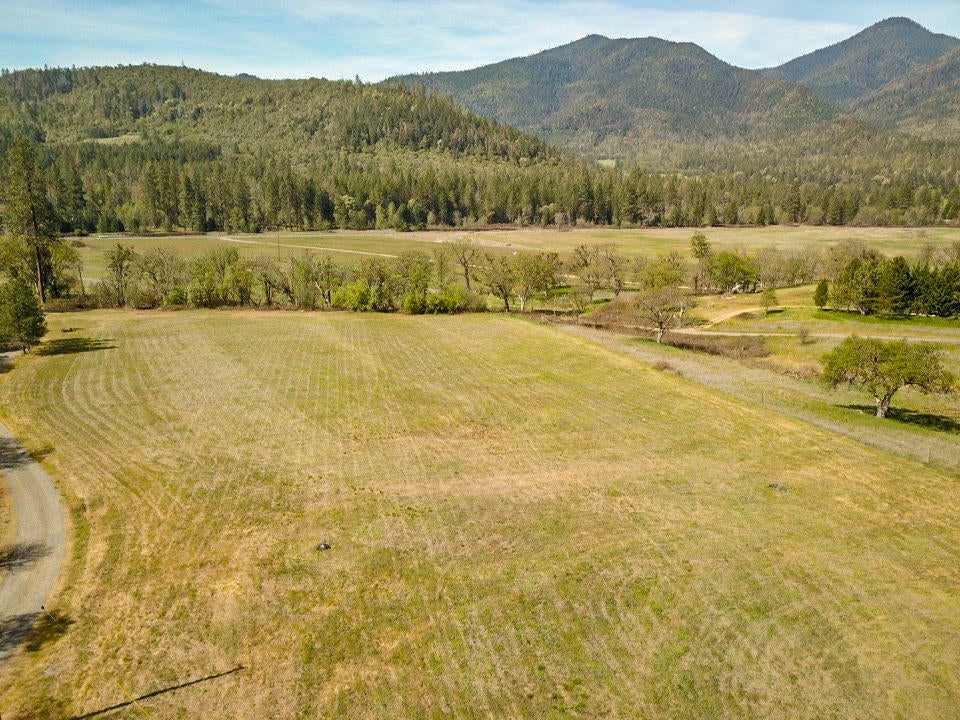 501 Little Applegate Road Jacksonville, OR 97530 - Photo 3 of 38 IMG_5287