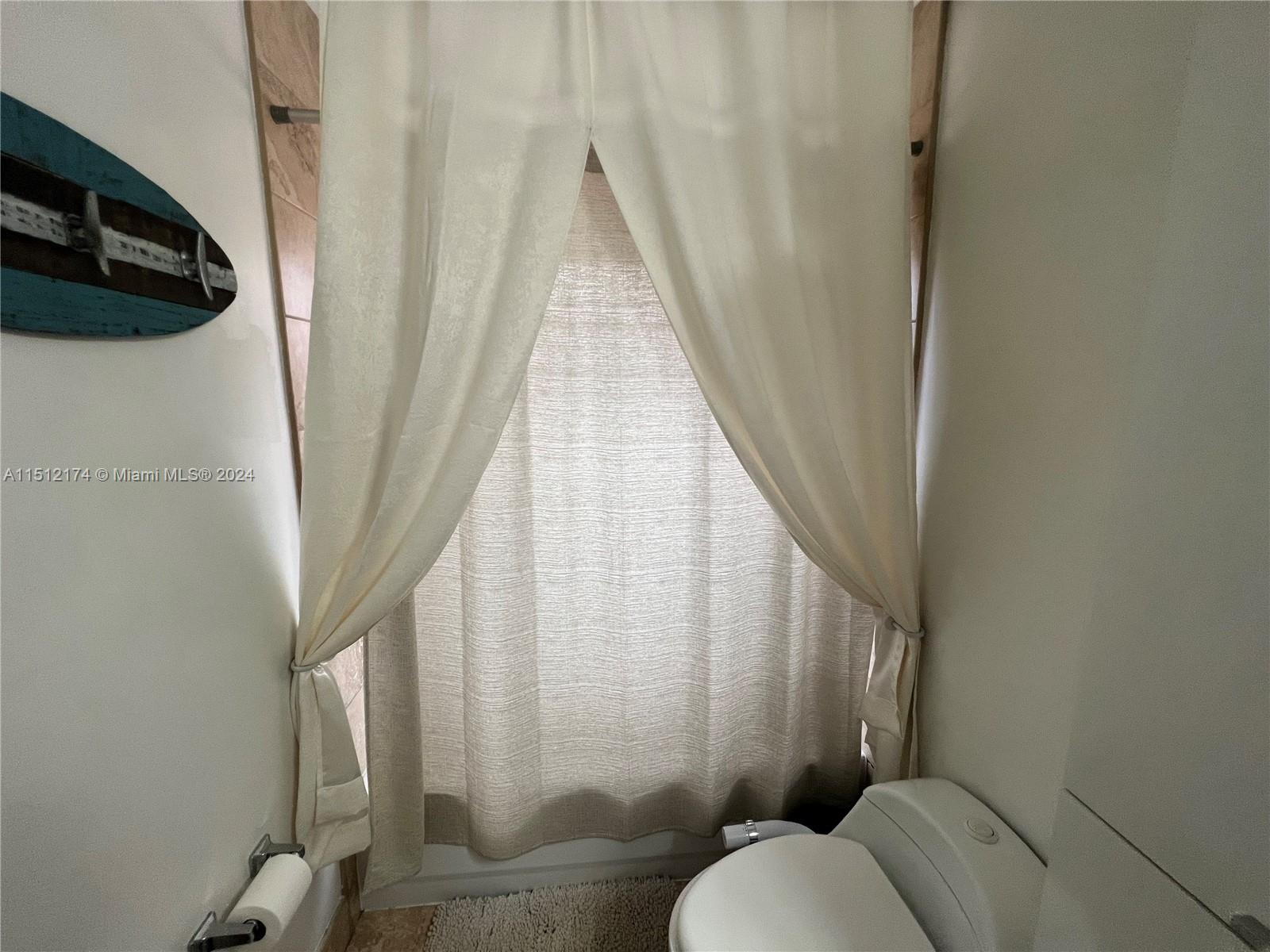 8118 Northwest 200th Street Hialeah, FL 33015 - Photo 13 of 24