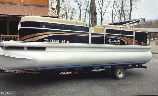 $240,000 | 27 Park Boulevard, Falling Waters, WV 25419