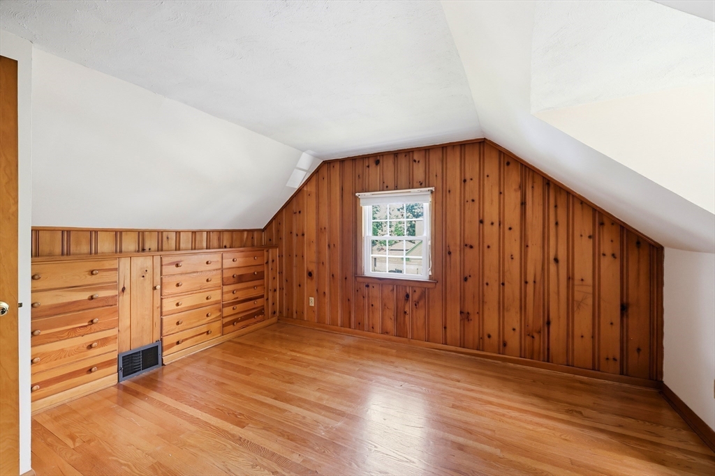 92 Massreco Street Springfield, MA 01109 - Photo 15 of 29