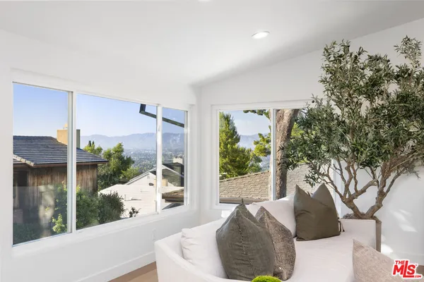 $1,995,000 | 3852 Sherview Drive, Sherman Oaks, CA 91403