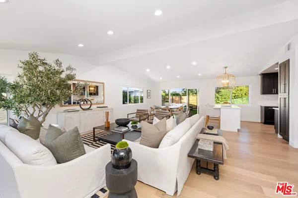 $1,995,000 | 3852 Sherview Drive, Sherman Oaks, CA 91403