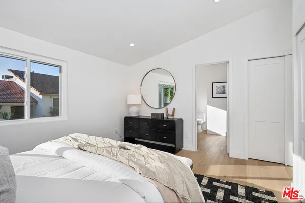 $1,995,000 | 3852 Sherview Drive, Sherman Oaks, CA 91403