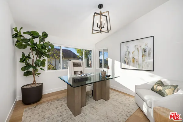 $1,995,000 | 3852 Sherview Drive, Sherman Oaks, CA 91403