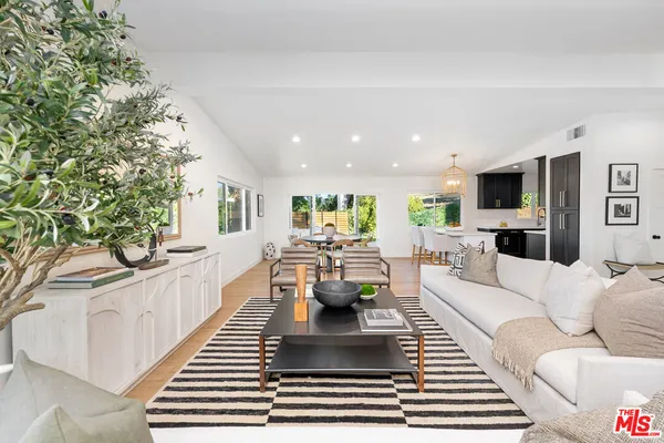 $1,995,000 | 3852 Sherview Drive, Sherman Oaks, CA 91403
