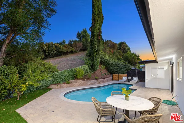 $1,995,000 | 3852 Sherview Drive, Sherman Oaks, CA 91403