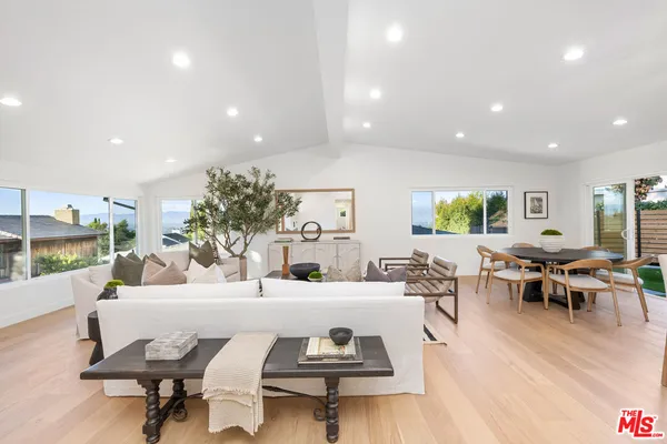$1,995,000 | 3852 Sherview Drive, Sherman Oaks, CA 91403