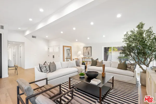 $1,995,000 | 3852 Sherview Drive, Sherman Oaks, CA 91403