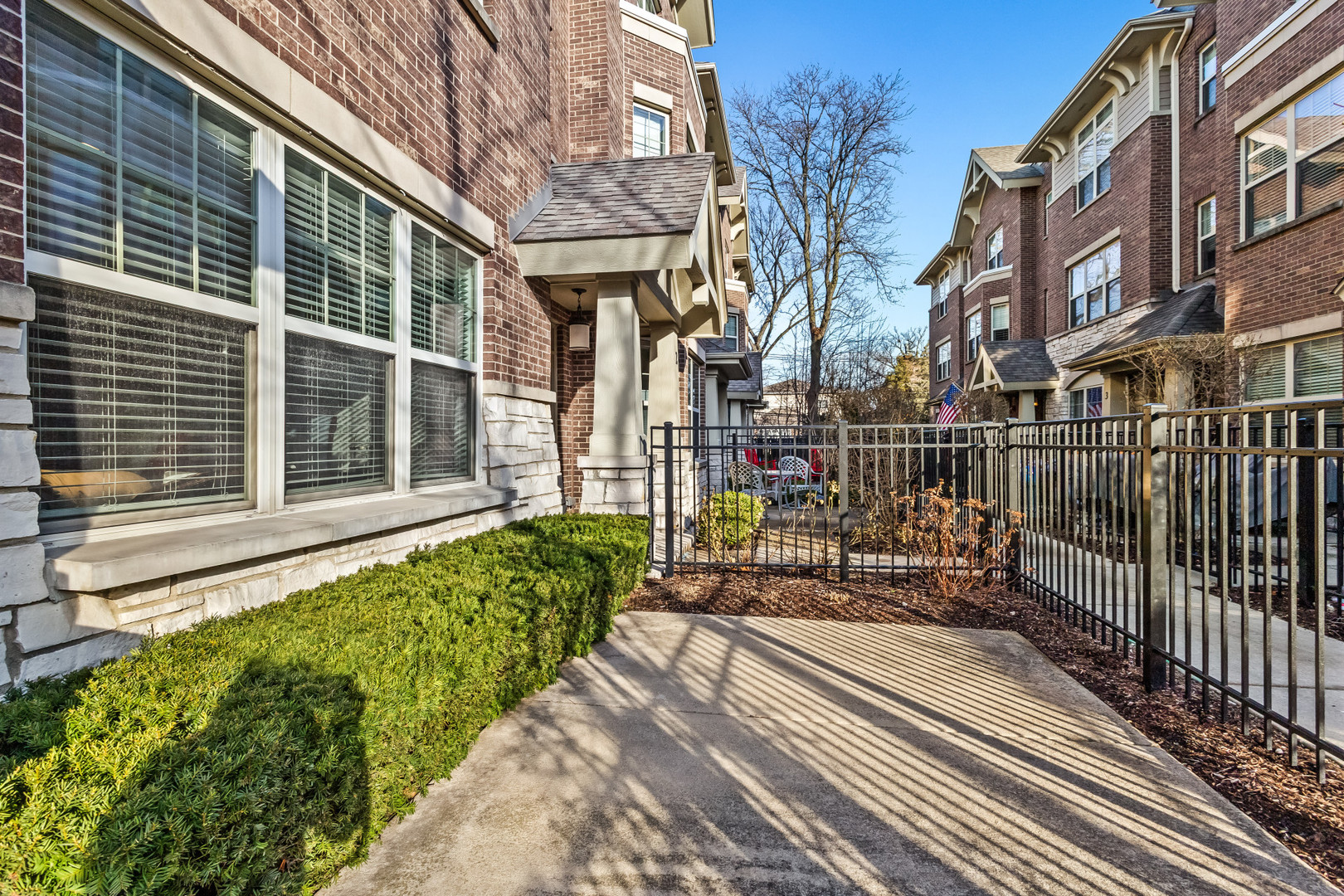 311 South NW Highway, Unit 1 Park Ridge, IL 60068 - Photo 3 of 30 a view of a house with a large window