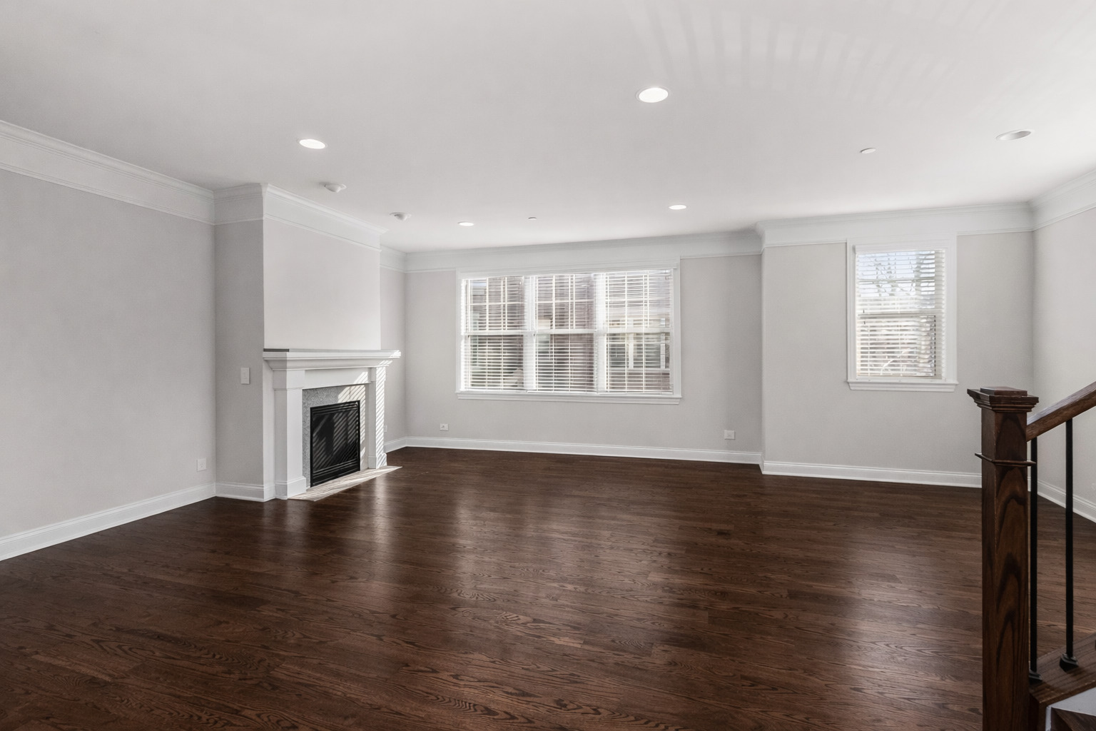 311 South NW Highway, Unit 1 Park Ridge, IL 60068 - Photo 5 of 30 a view of an empty room with wooden floor and a window