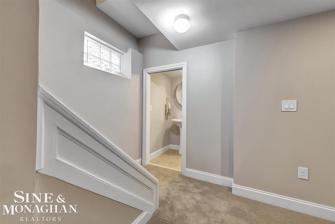 326 Merriweather Road Grosse Pointe, MI 48236 - Photo 29 of 41 50058942-28.JPG