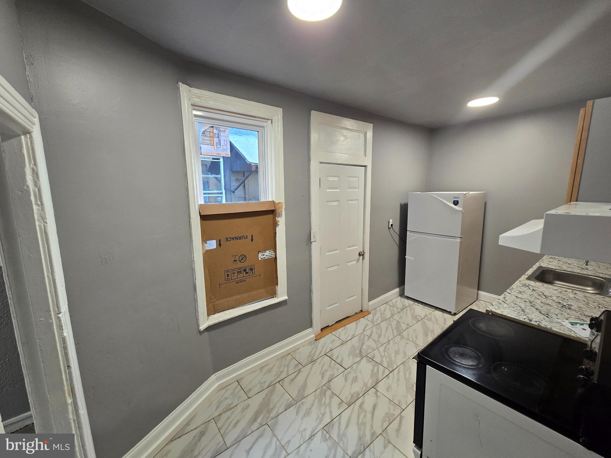 411 Cedar Street Reading, PA 19601 - Photo 6 of 25