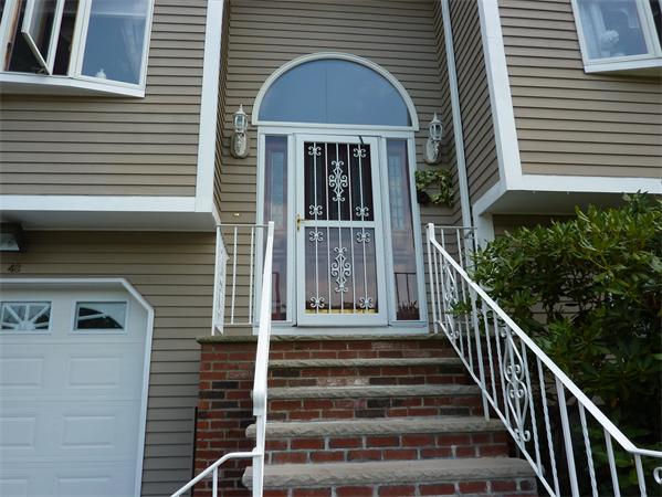 48 Lawrence Road Lynn, MA 01904 - Photo 3 of 21 Gallery Image 3