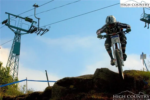 $222,500 | 101 Larkspur Lane, Beech Mountain, NC 28604