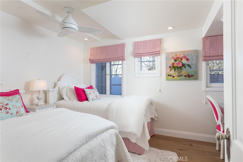 865 Fen Way Laguna Beach, CA 92651 - Photo 15 of 27 a bed room with a bed and a couch