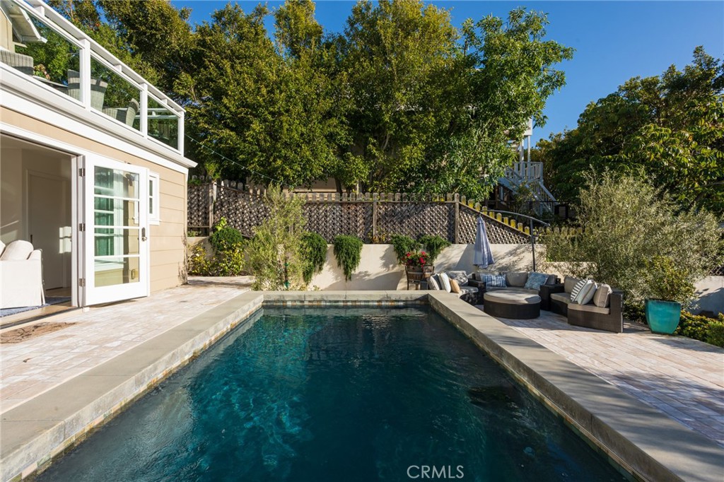 865 Fen Way Laguna Beach, CA 92651 - Photo 23 of 27 a view of a house with backyard and sitting area