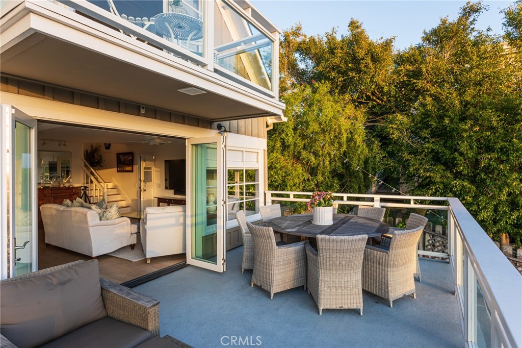 865 Fen Way Laguna Beach, CA 92651 - Photo 8 of 27 a view of outdoor space and patio