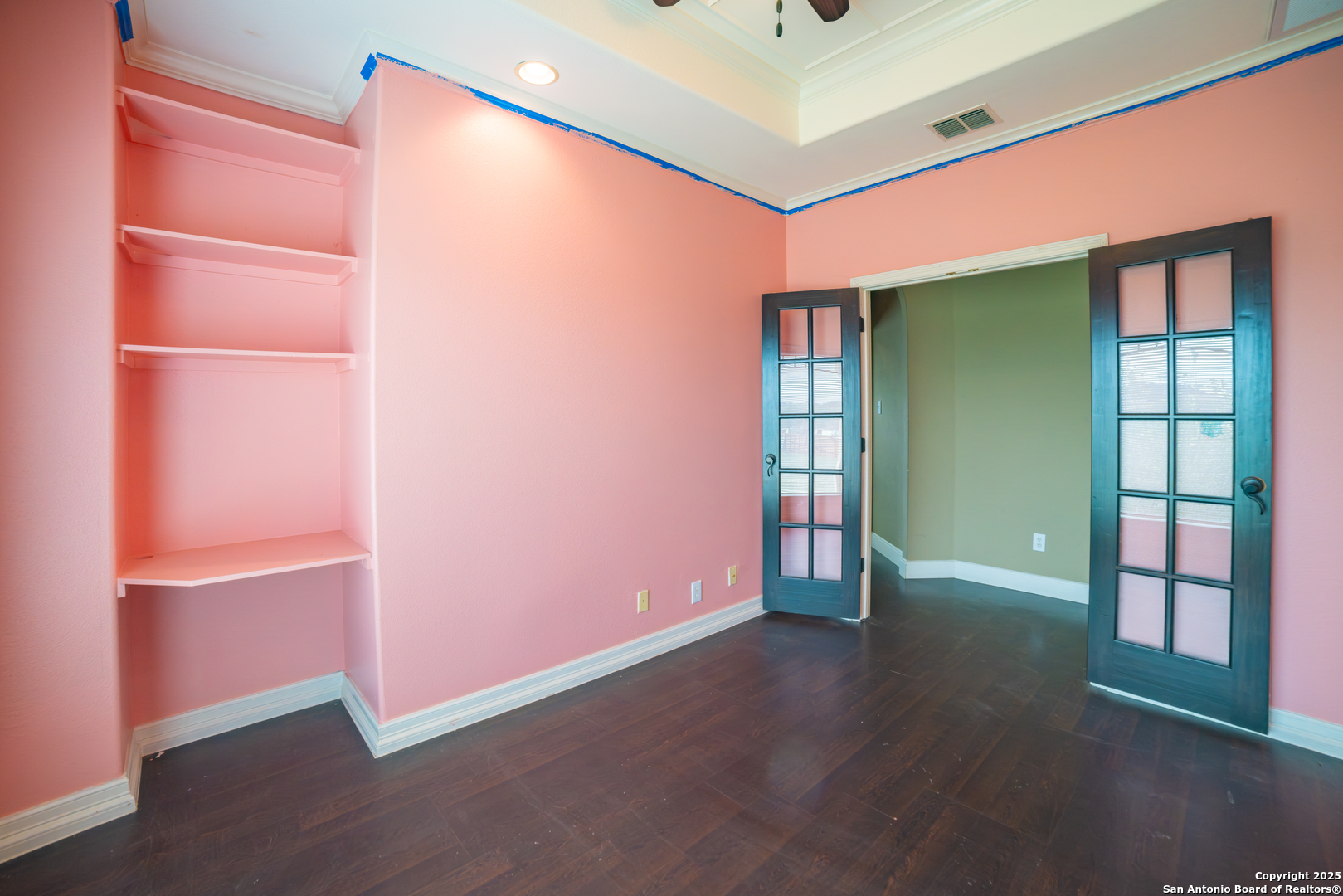 12219 Course View Drive San Antonio, TX 78221 - Photo 17 of 29 an empty room with windows