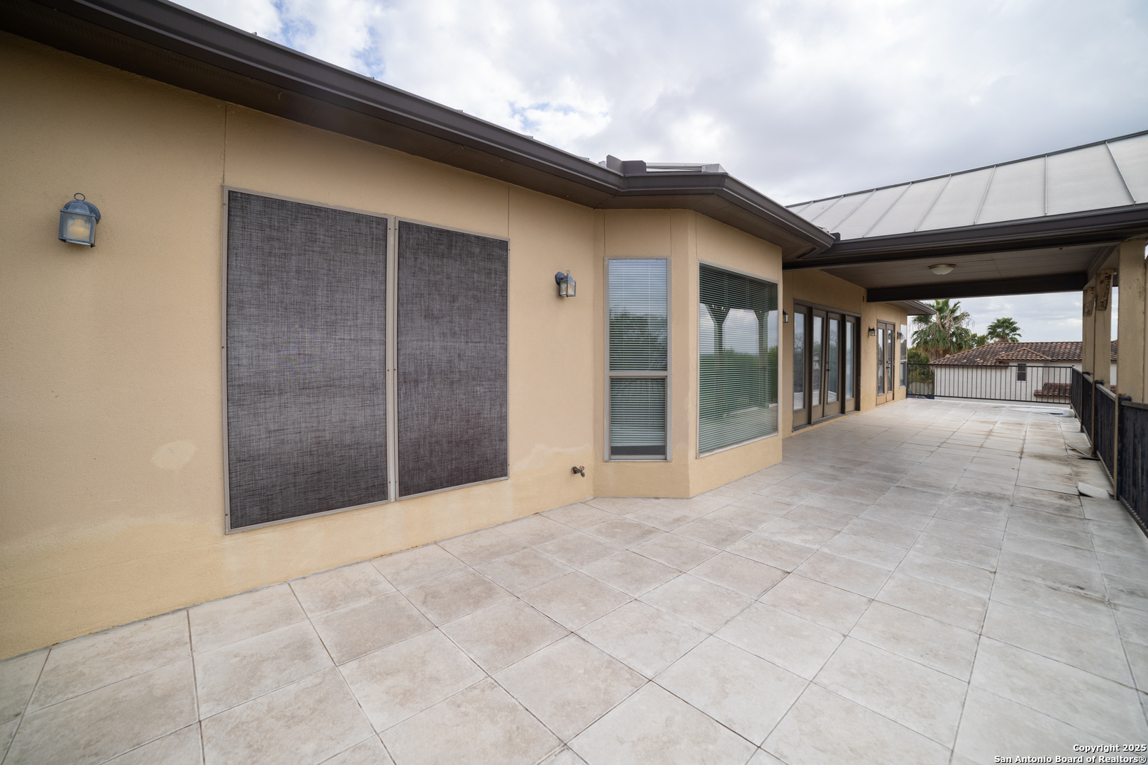 12219 Course View Drive San Antonio, TX 78221 - Photo 22 of 29 a view of entryway