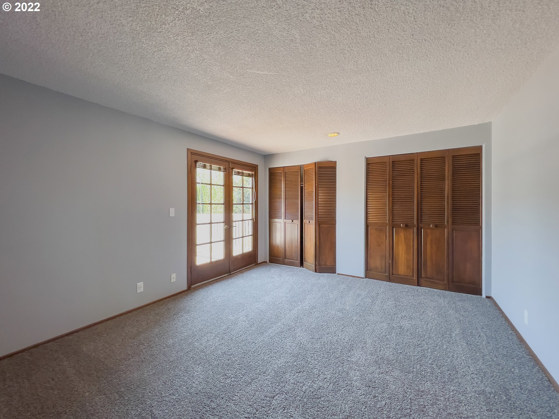 635 71st Street Springfield, OR 97478 - Photo 12 of 31 a view of an empty room with closet