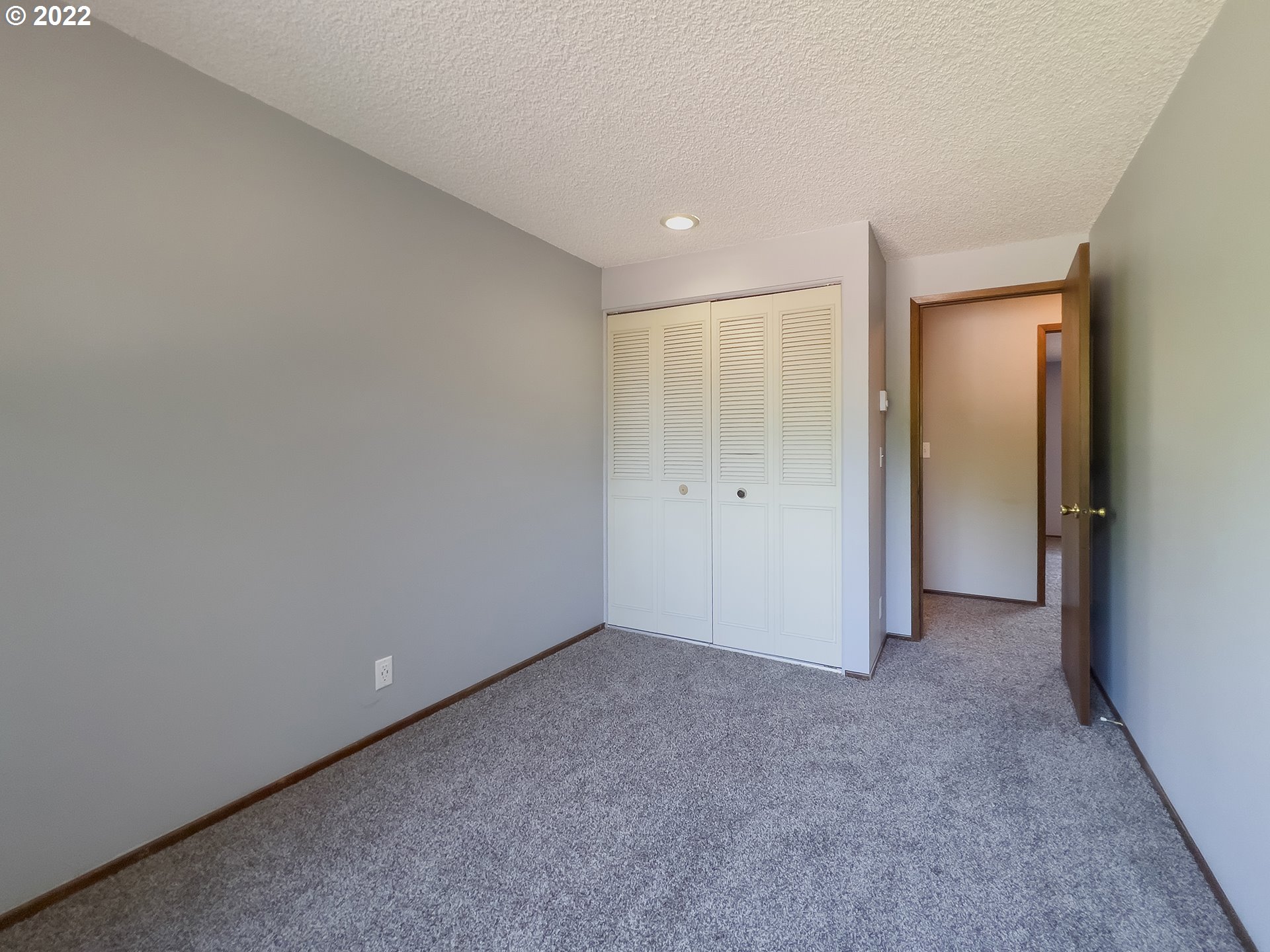 635 71st Street Springfield, OR 97478 - Photo 20 of 31 a view of an empty room
