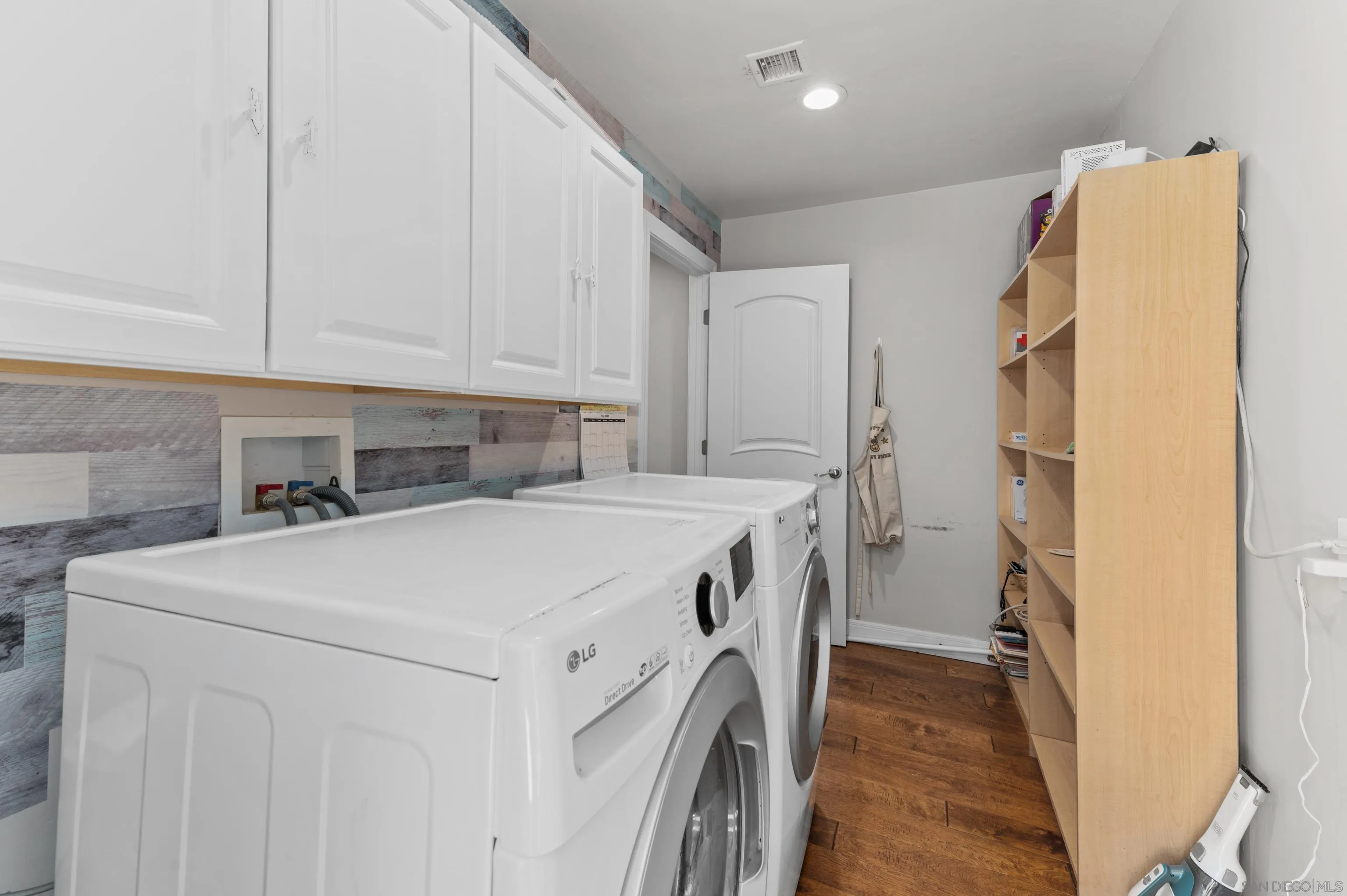 2950 Olive View Road Alpine, CA 91901 - Photo 17 of 29 a utility room with dryer and washer