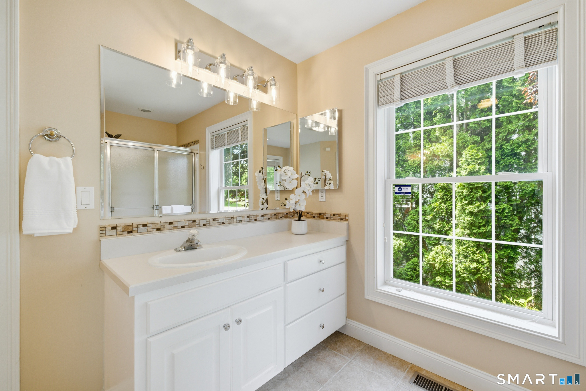 136 Talcott Ridge Road South Windsor, CT 06074 - Photo 17 of 40