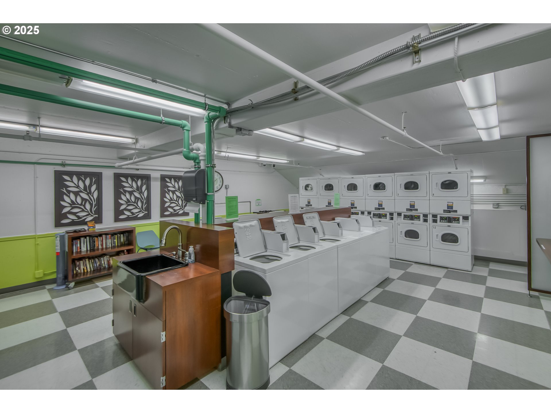 255 Southwest Harrison Street, Unit 14D Portland, OR 97201 - Photo 11 of 23