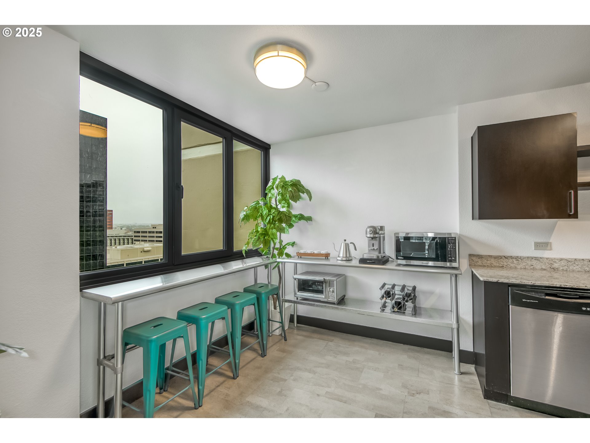 255 Southwest Harrison Street, Unit 14D Portland, OR 97201 - Photo 22 of 23