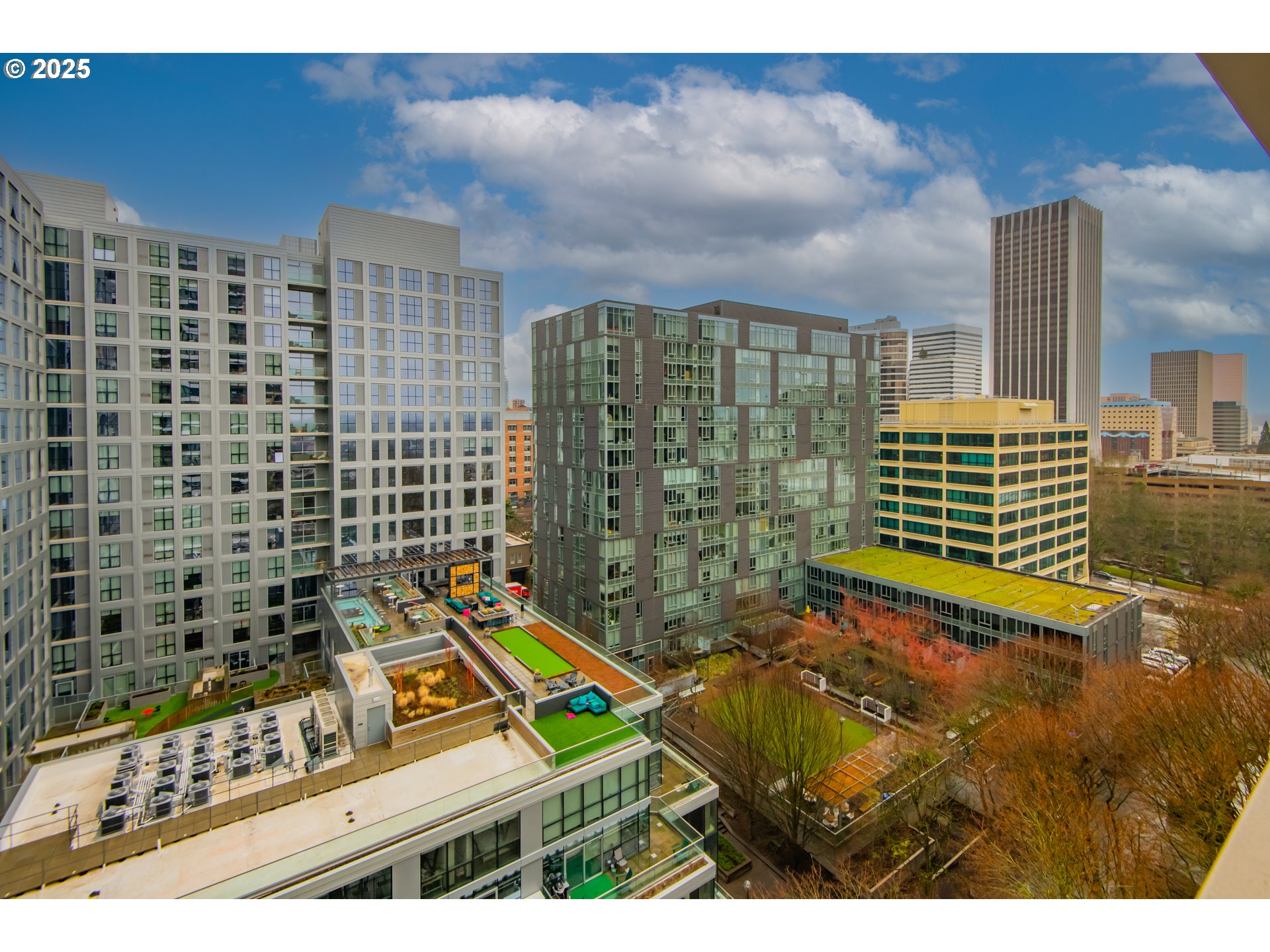 255 Southwest Harrison Street, Unit 14D Portland, OR 97201 - Photo 10 of 23