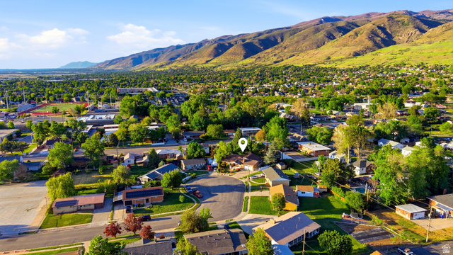 18 West 900 North Bountiful, UT 84010 - Photo 1 of 38