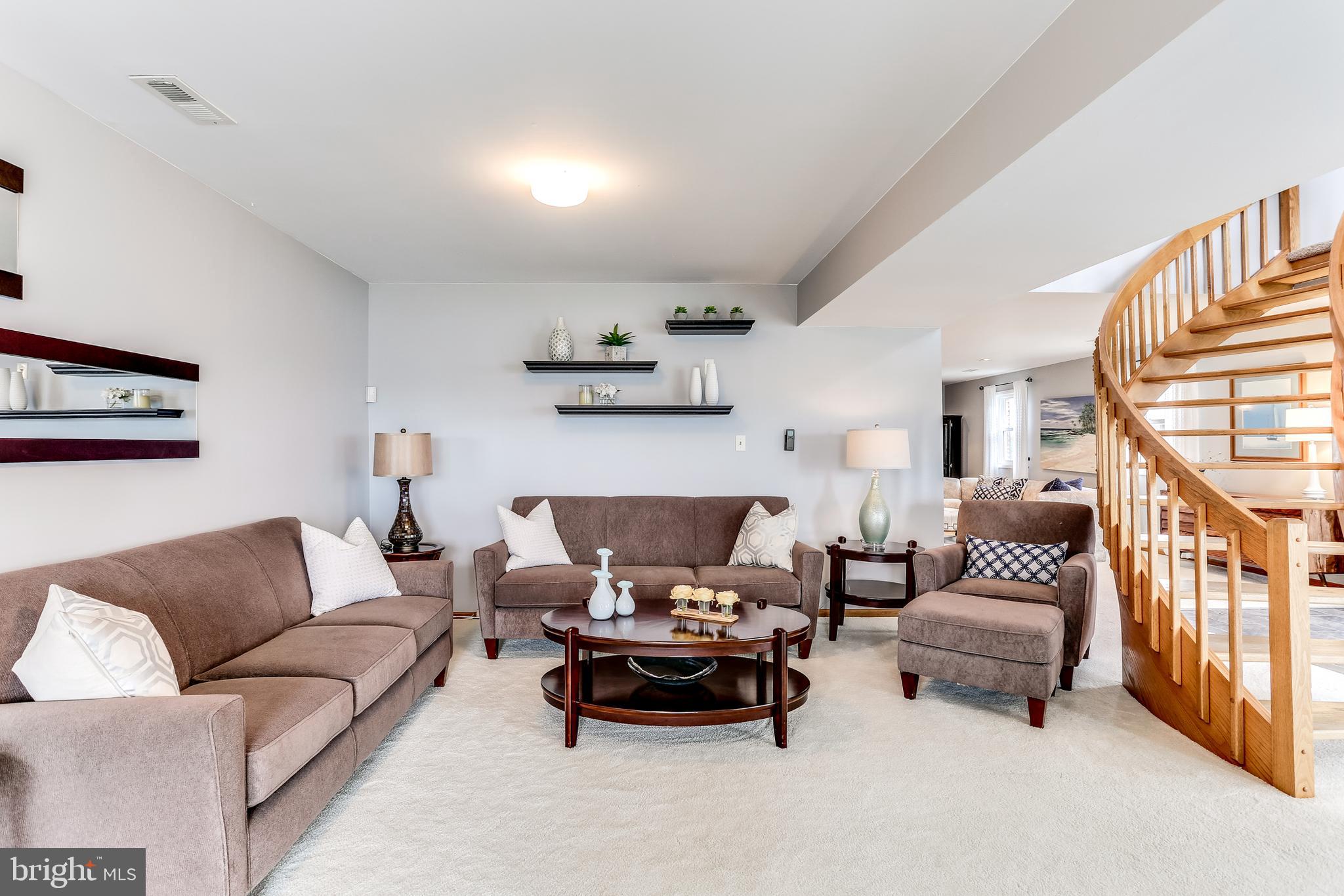 1971 Poplar Ridge Road Pasadena, MD 21122 - Photo 11 of 58 Family Room