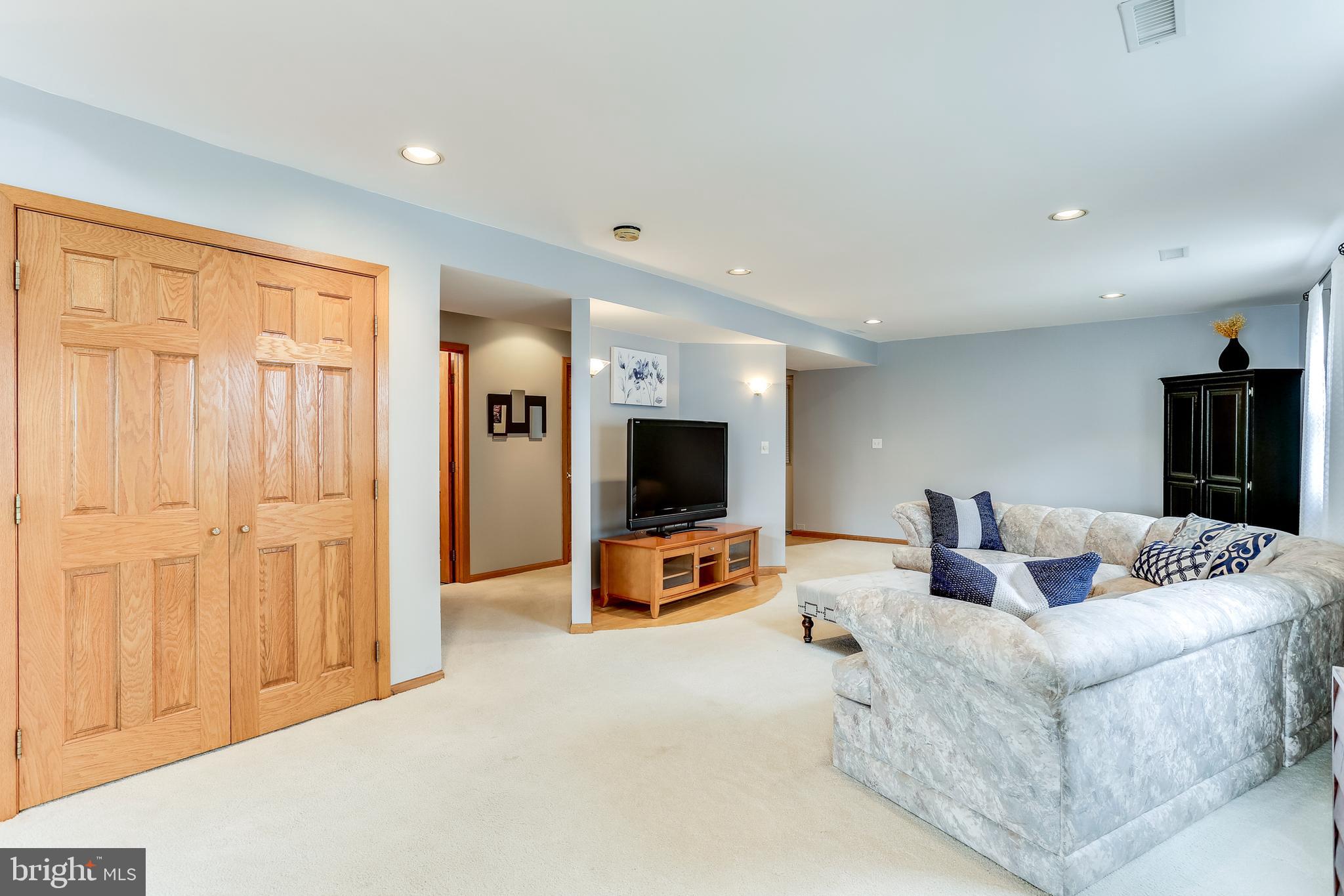 1971 Poplar Ridge Road Pasadena, MD 21122 - Photo 14 of 58 Family Room