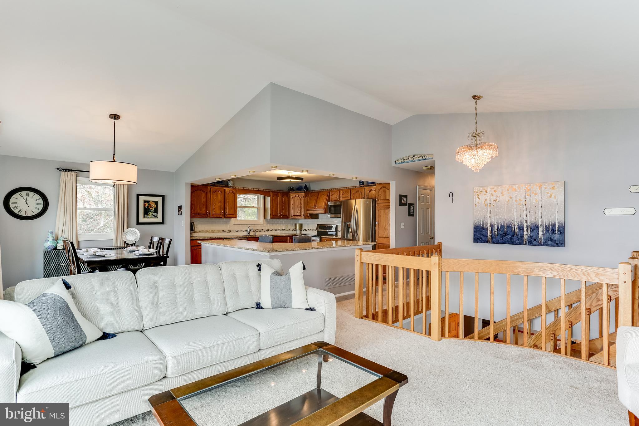 1971 Poplar Ridge Road Pasadena, MD 21122 - Photo 22 of 58 Living Room