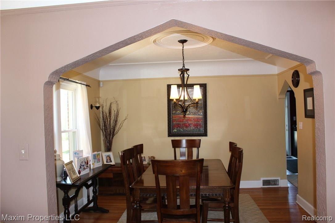 7524 Miller Road Dearborn, MI 48126 - Photo 5 of 23 IMG_0997.JPG