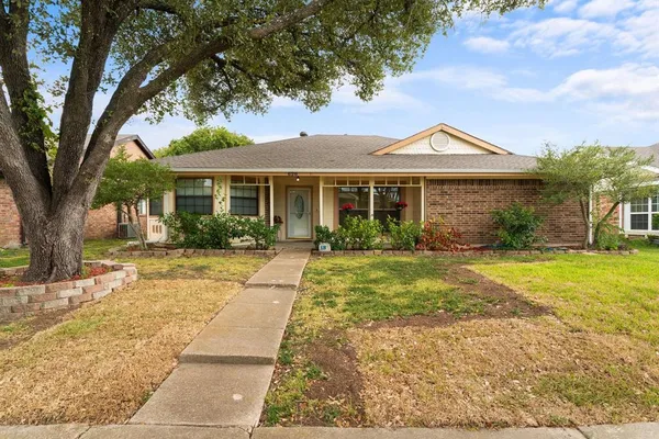 $2,350 | 626 Brittany Drive, Mesquite, TX 75150