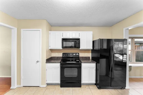 $2,350 | 626 Brittany Drive, Mesquite, TX 75150