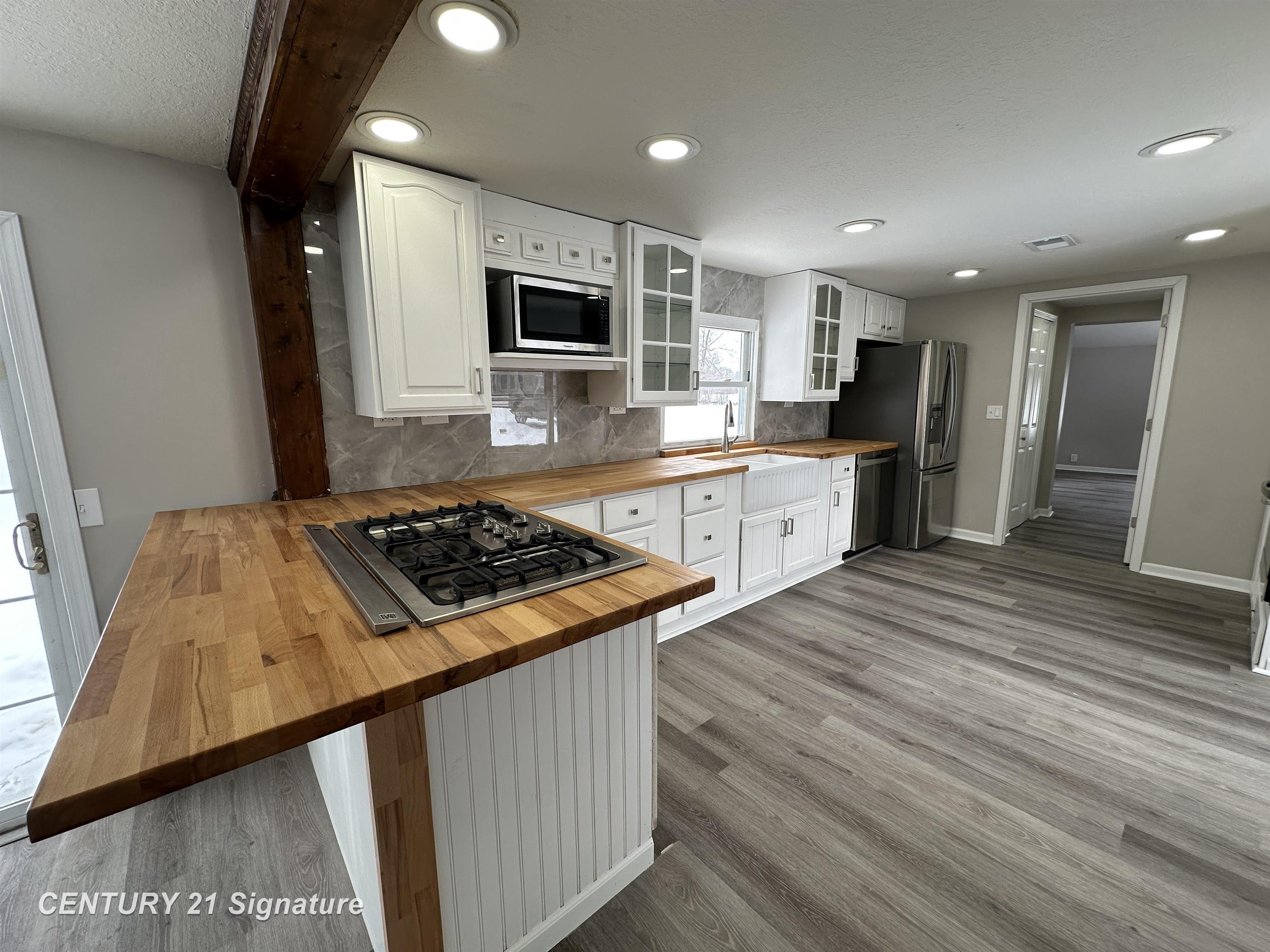 8040 Beecher Road Flushing, MI 48433 - Photo 7 of 22