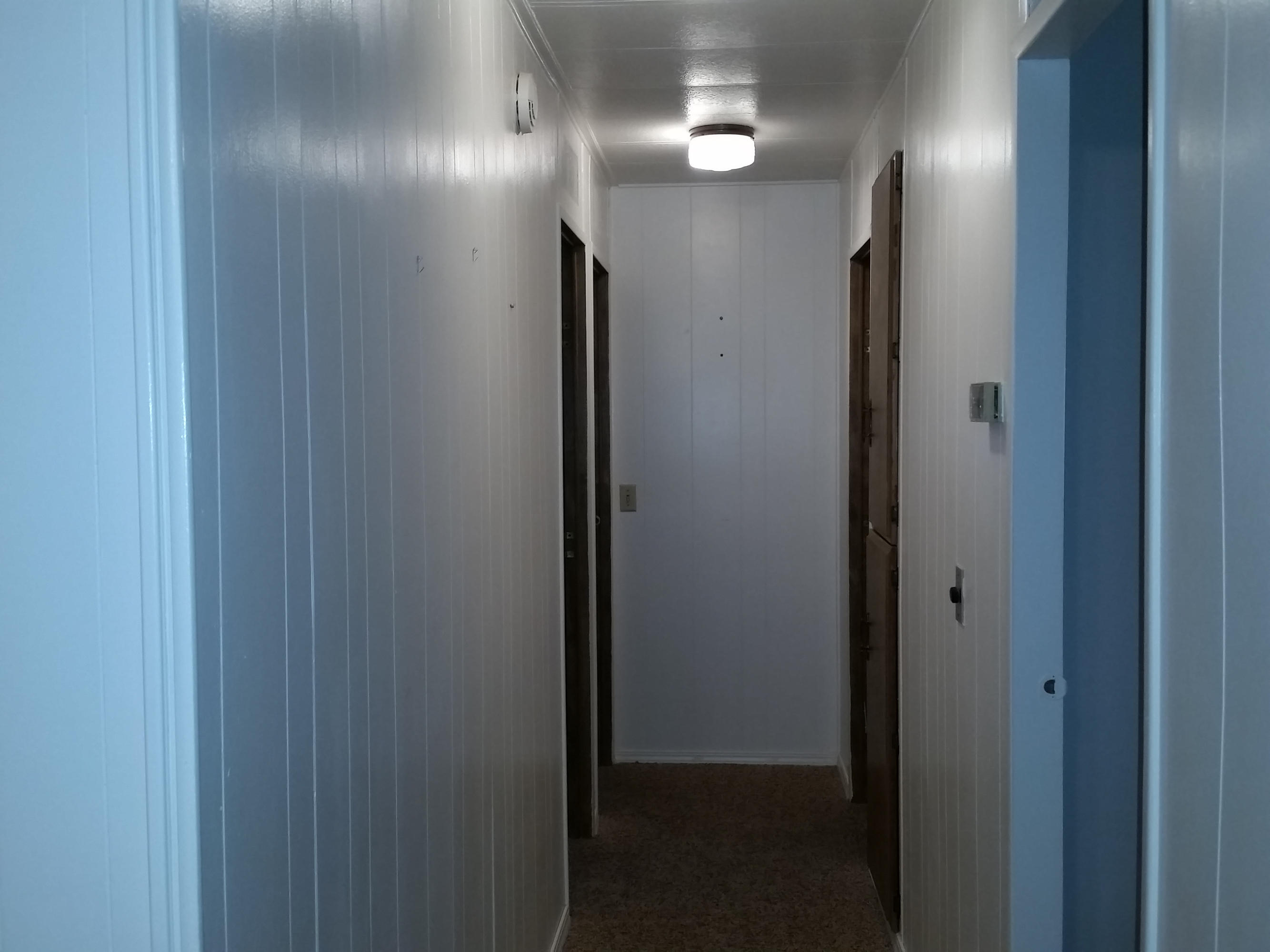 2006 Eagle Nest Road Redding, CA 96003 - Photo 11 of 35 Hallway