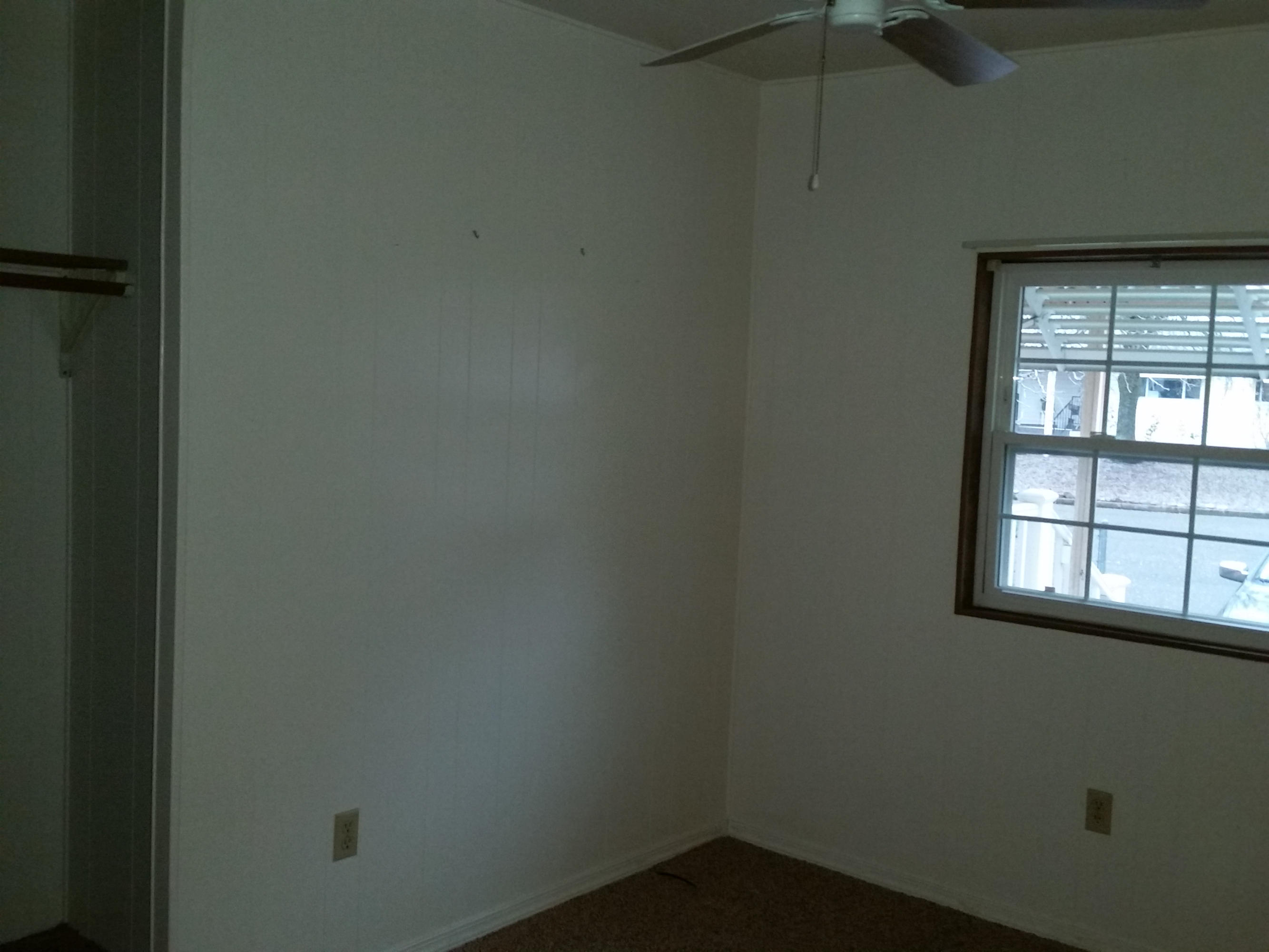 2006 Eagle Nest Road Redding, CA 96003 - Photo 16 of 35 Guest Room