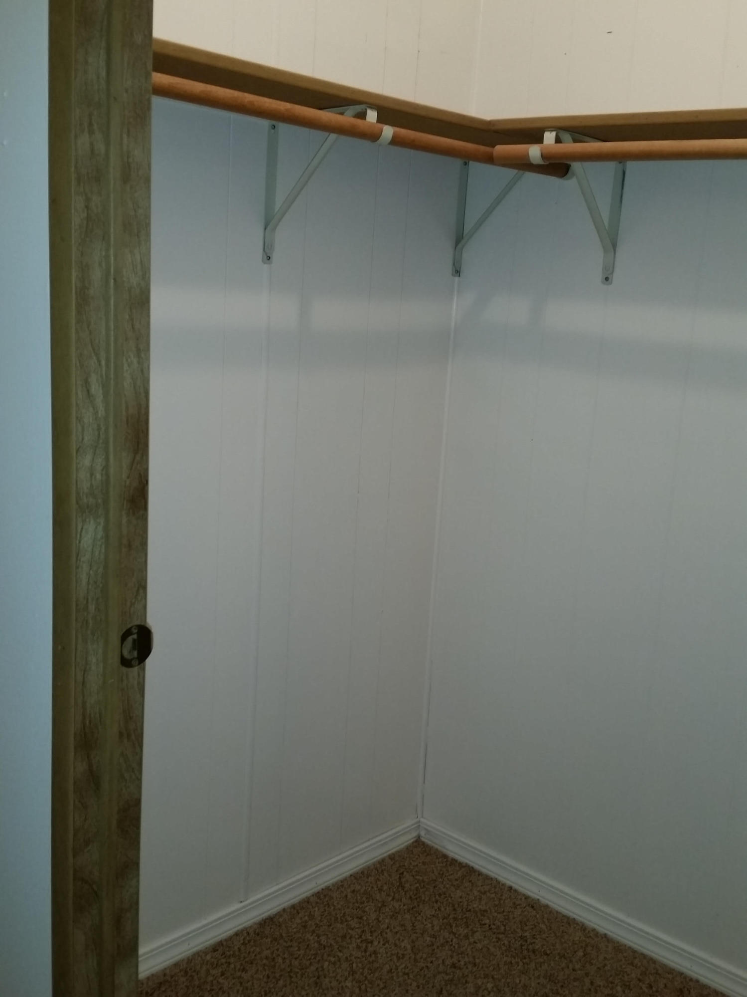 2006 Eagle Nest Road Redding, CA 96003 - Photo 21 of 35 Master Walkin Closet