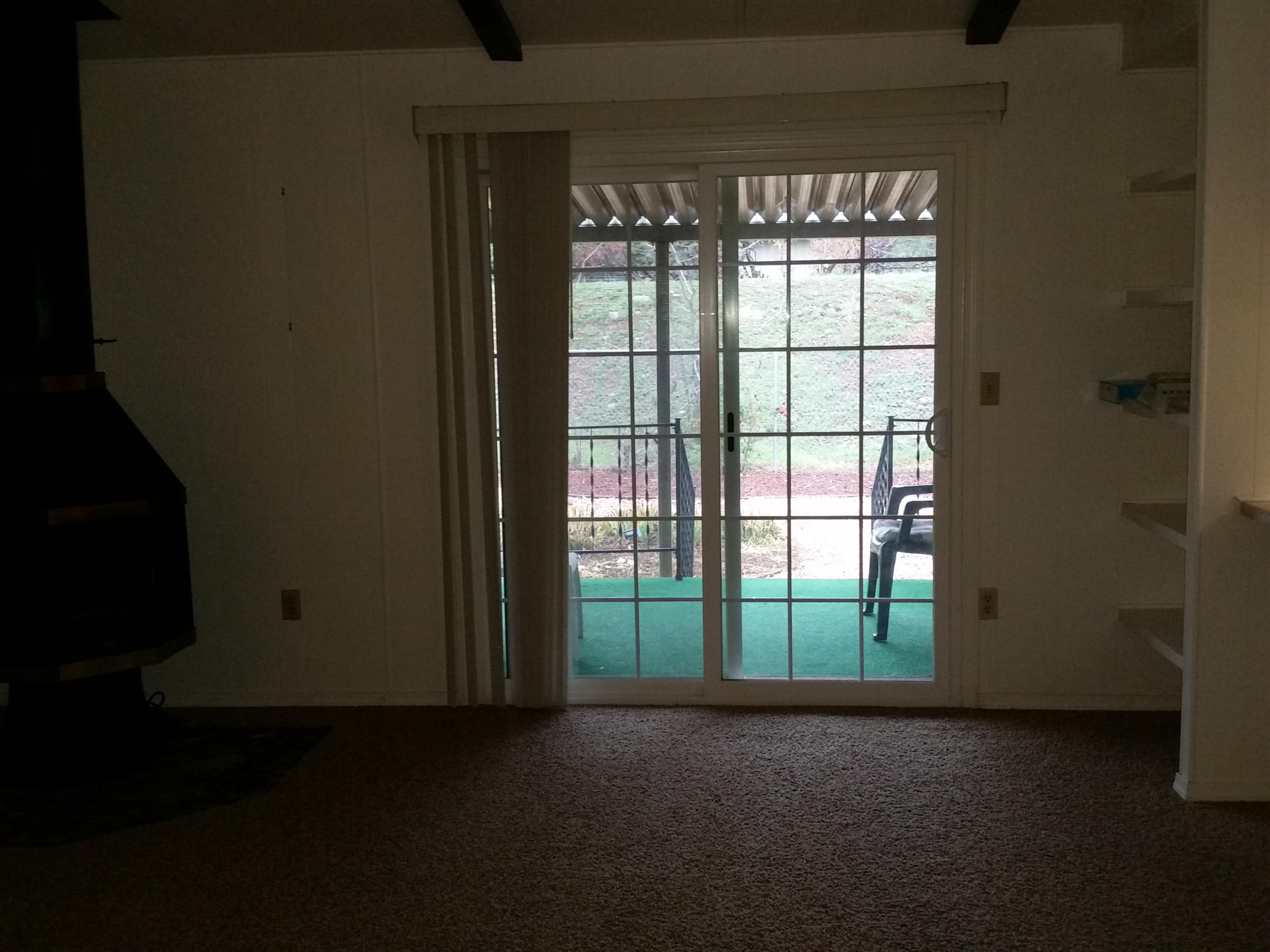2006 Eagle Nest Road Redding, CA 96003 - Photo 22 of 35 Living Rm slider to rear