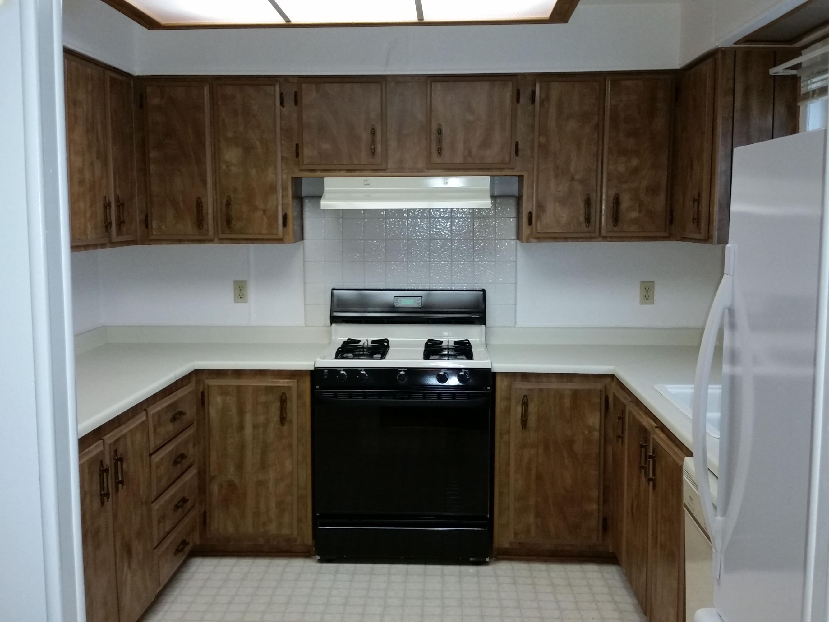 2006 Eagle Nest Road Redding, CA 96003 - Photo 6 of 35 Kitchen