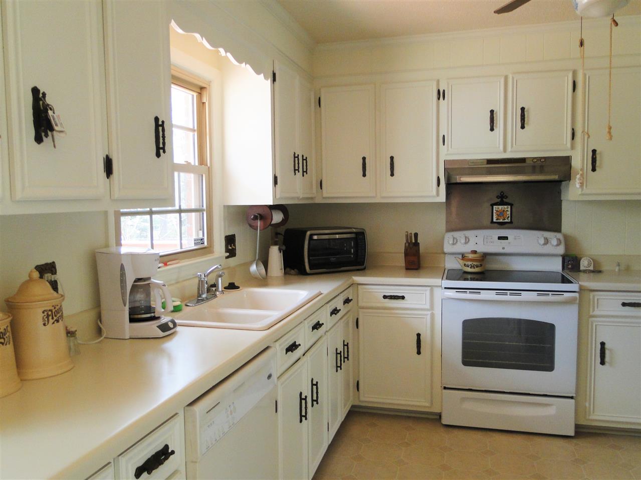 166 Brittany Road Gaffney, SC 29341 - Photo 3 of 10