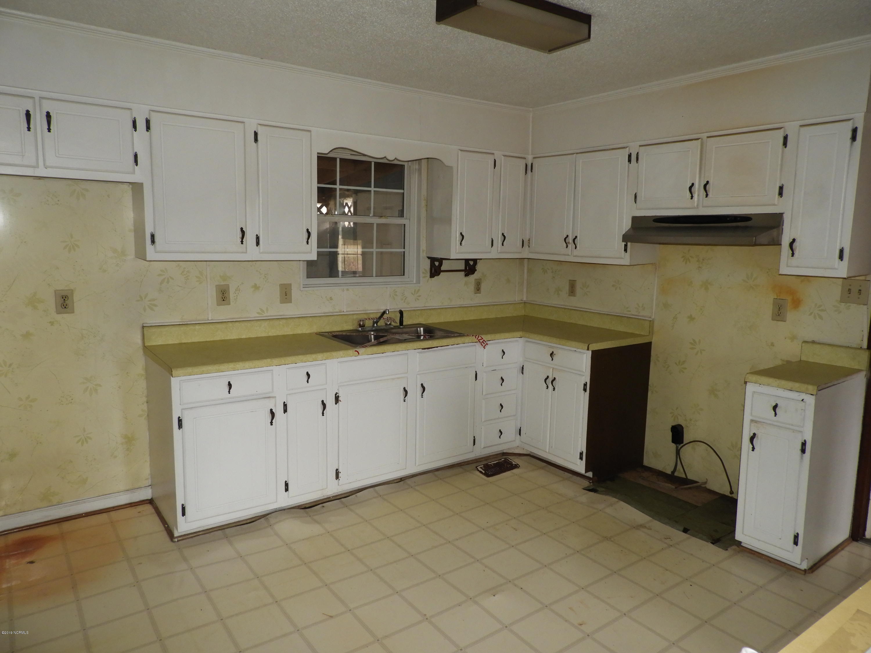 345 Butler Ford Road Vanceboro, NC 28586 - Photo 7 of 15 67 KITCHEN