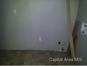 1107 East Reservoir Street Springfield, IL 62702 - Photo 10 of 11 Gallery Image 10