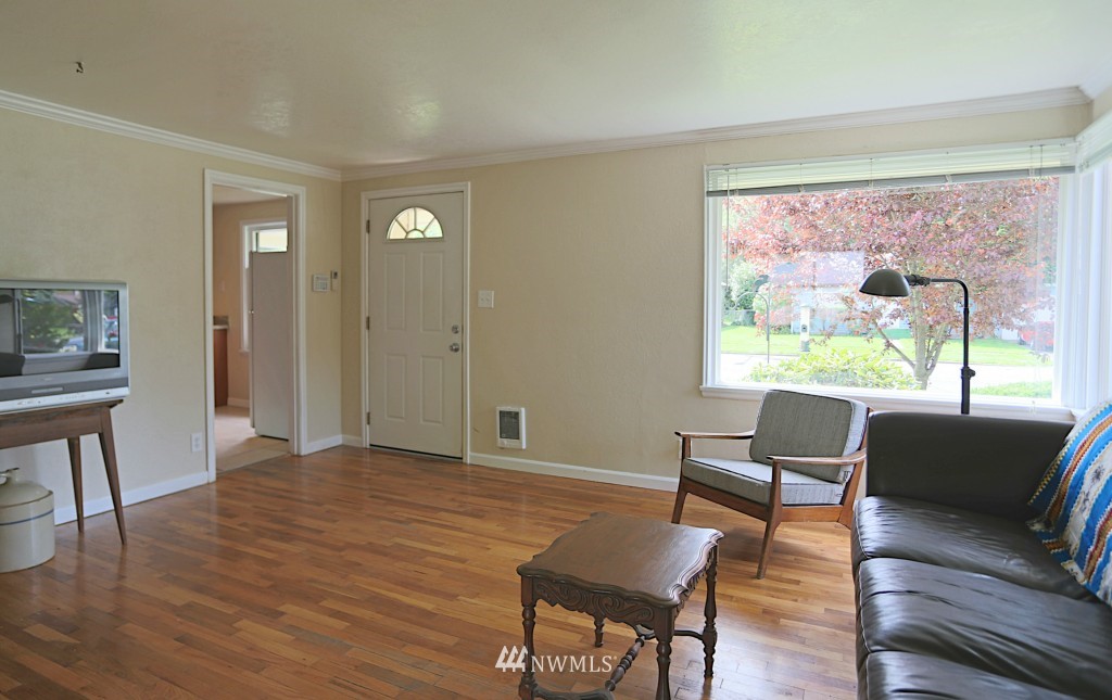 3108 Southeast 6th Street Renton, WA 98058 - Photo 2 of 22