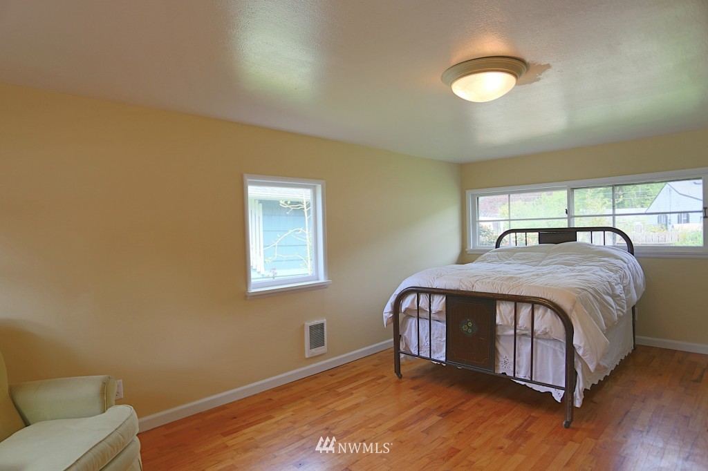 3108 Southeast 6th Street Renton, WA 98058 - Photo 9 of 22